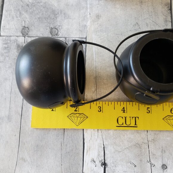 NWOT - 8ct Mini Black Cauldrons in Plastic with a Handle - Picture 3 of 3
